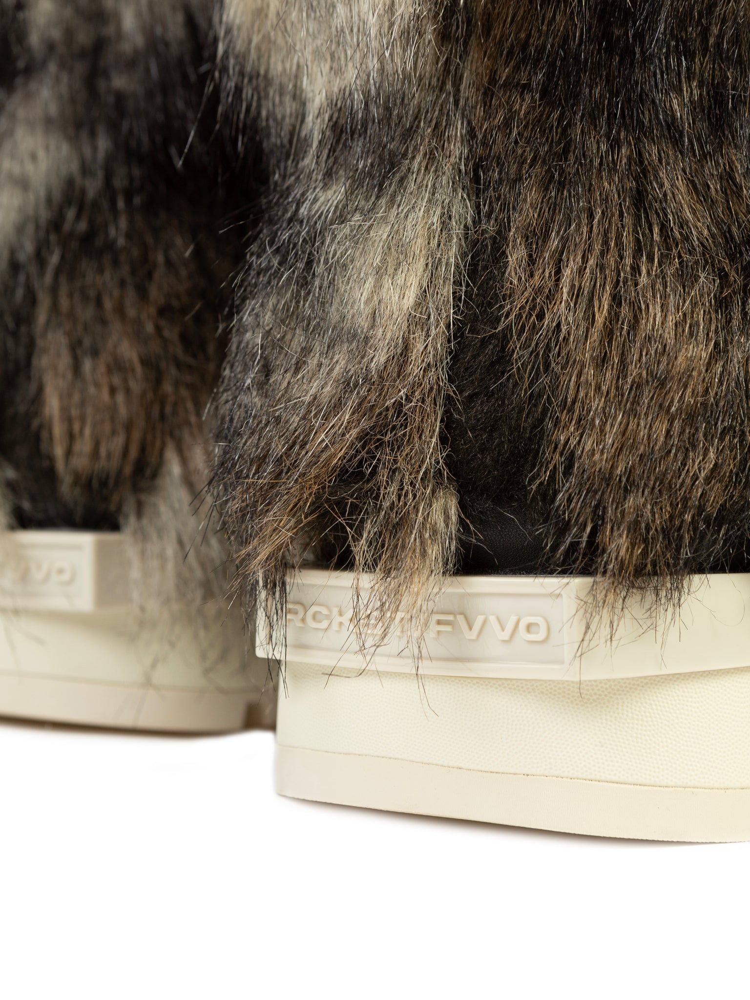 "FROSTED WOLF" FLUFFY BOOTS